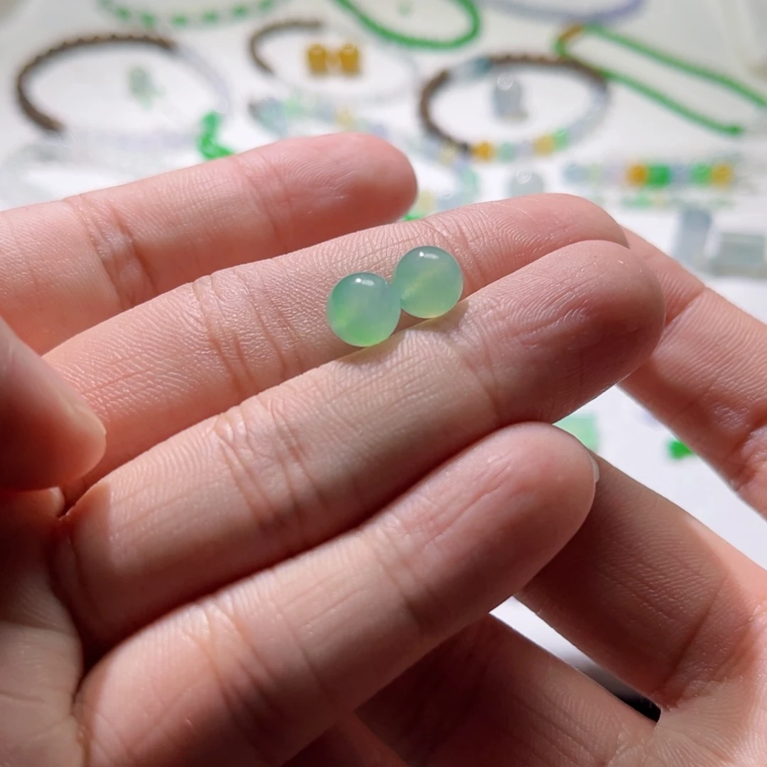 散珠翡翠裸石8mm一对