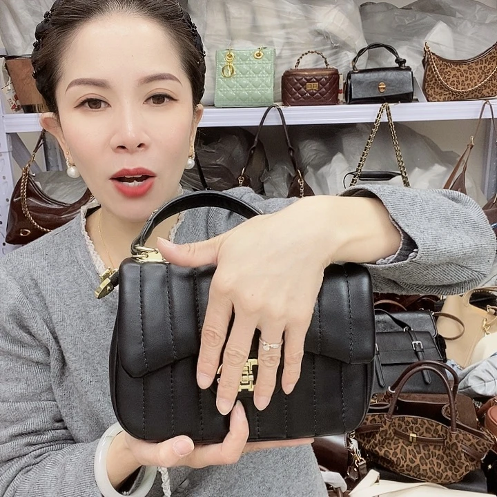 蚕丝小牛剖层皮革PU