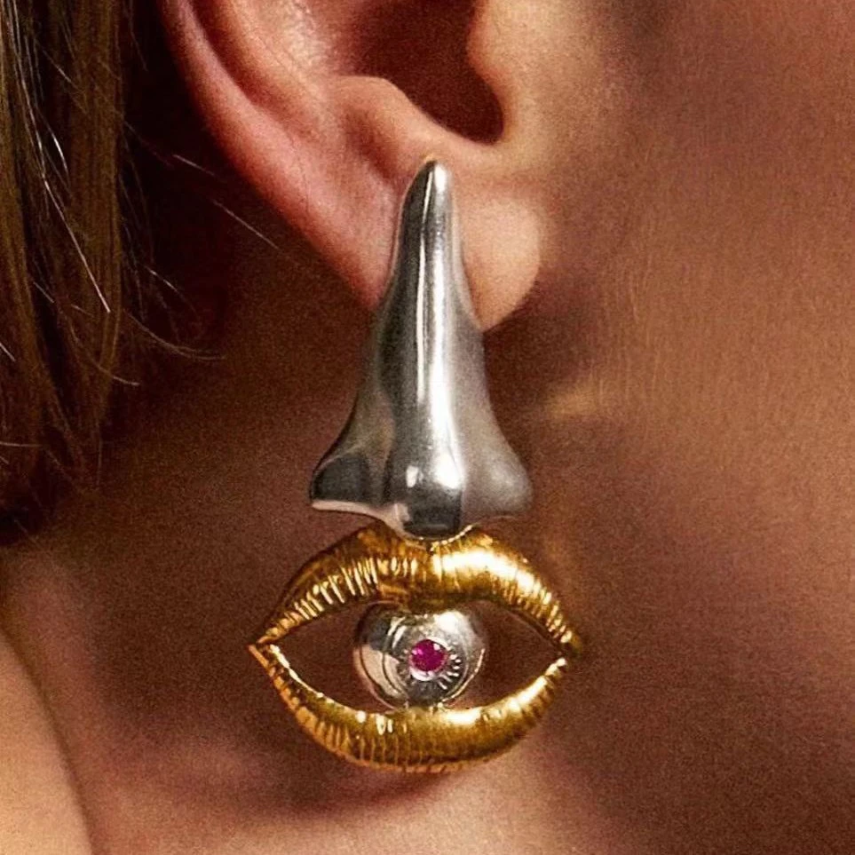铜合金耳饰 Schiaparelli 抽象五官系列鼻子眼睛耳针个性前卫耳饰