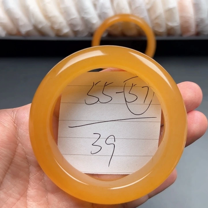 石英质玉（黄龙玉）手镯未镶嵌39