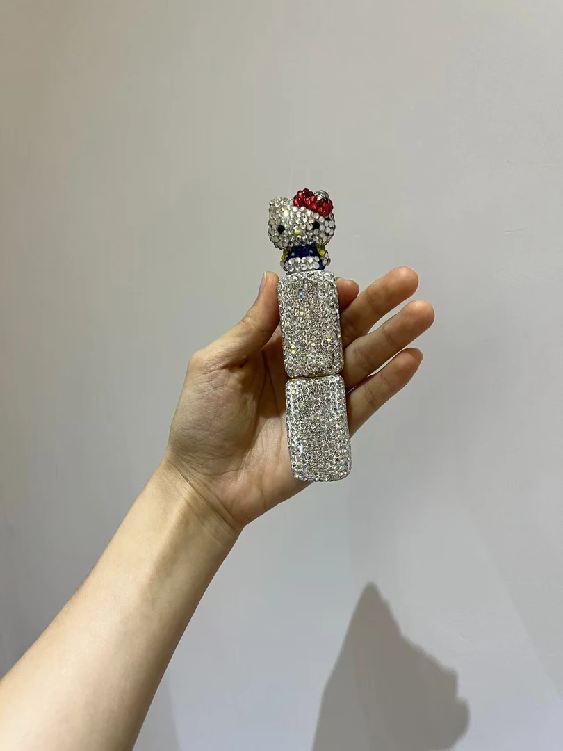 【格格家】银色满钻kt口红包