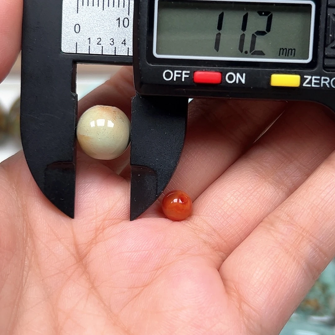 南红玛瑙未镶嵌珠宝奇石