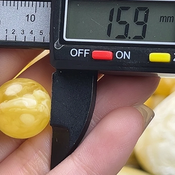 蜜蜡未镶嵌裸石微瑕117