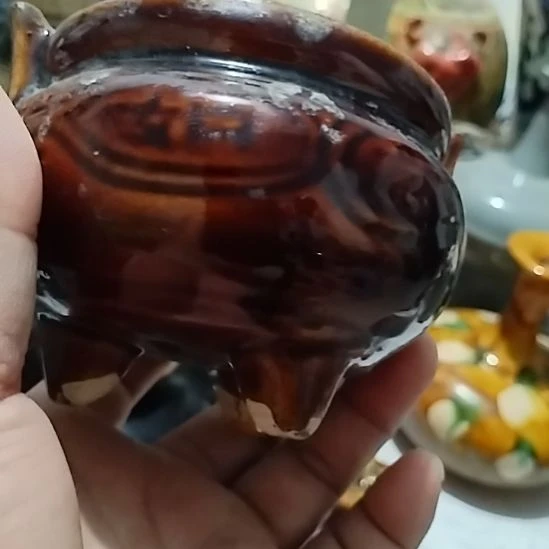 单色釉瓷香炉，自然完美无缺，釉色润泽完美