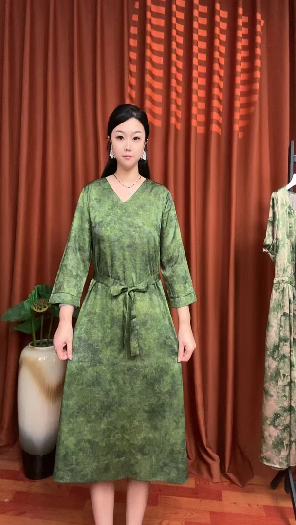 (绿茵）简约V领时尚显瘦气质女装宽松中长款连衣裙---腰封