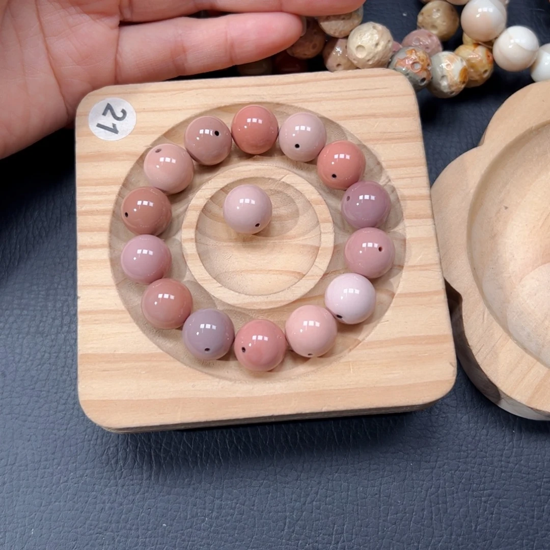 熊***大石英质玉未镶嵌手链146