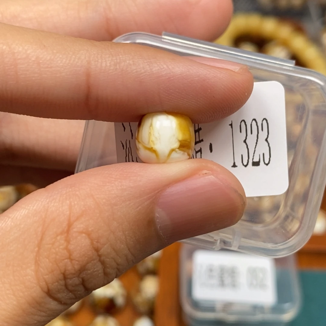 把件猴头核桃沁色圆珠老型1323