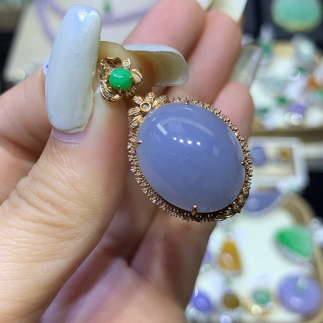 翡翠18K金镶嵌颈饰