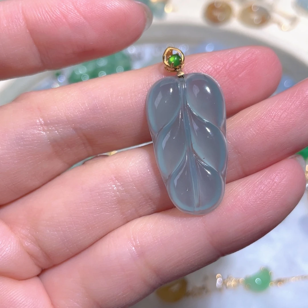 翡翠颈饰18K金镶嵌翡翠