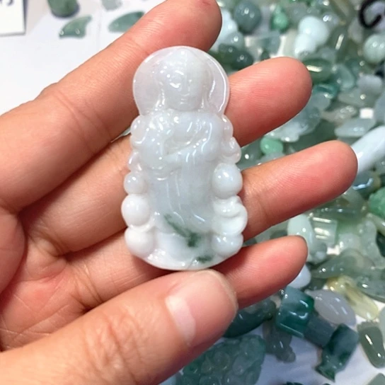 翡翠未镶嵌颈饰吊坠观音
