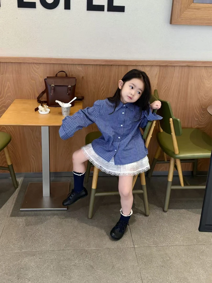 《小思家》2025早秋新款童装格子衬衫藏蓝色马甲蕾丝花边半身裙套装