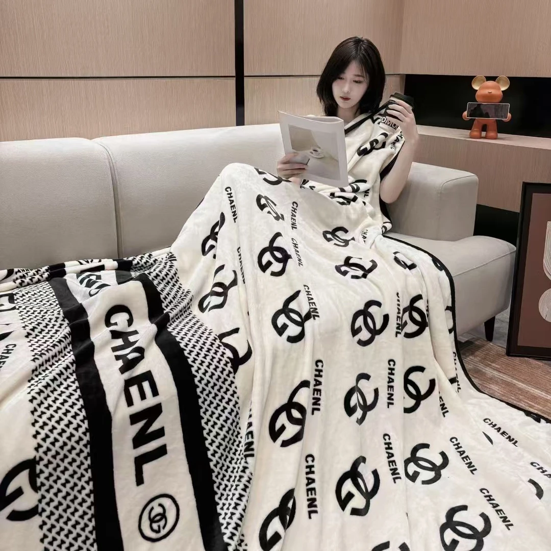 2025新款冰貂绒多功能毛毯加厚款