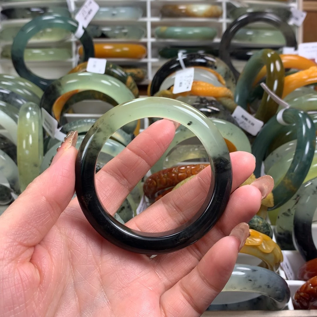 蛇纹石玉手镯未镶嵌