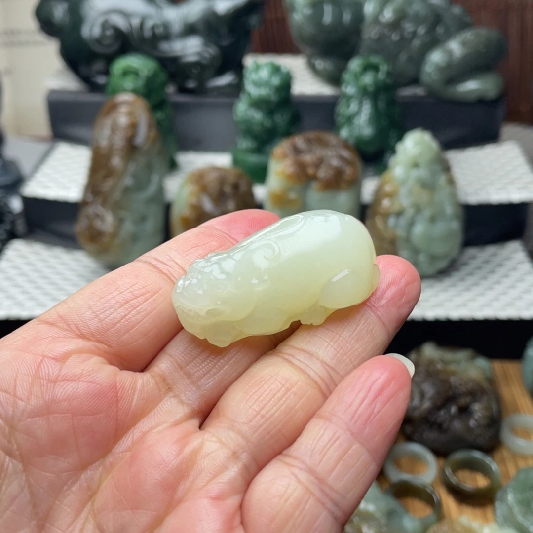 未镶嵌和田玉挂件