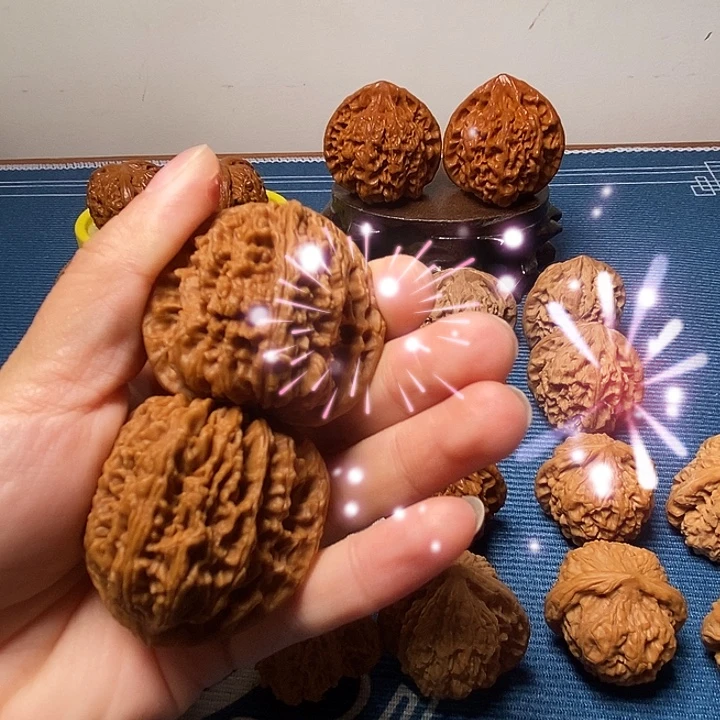 小***皮把件文玩核桃南疆石