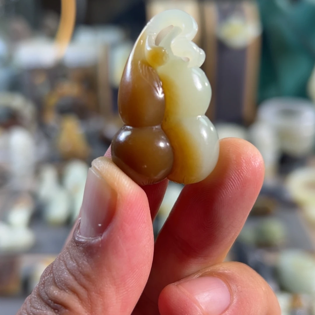 和田玉未镶嵌颈饰且未金山料