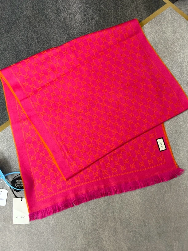 99新 GUCCI/古驰 古驰橘色双面满印围巾99新 微瑕