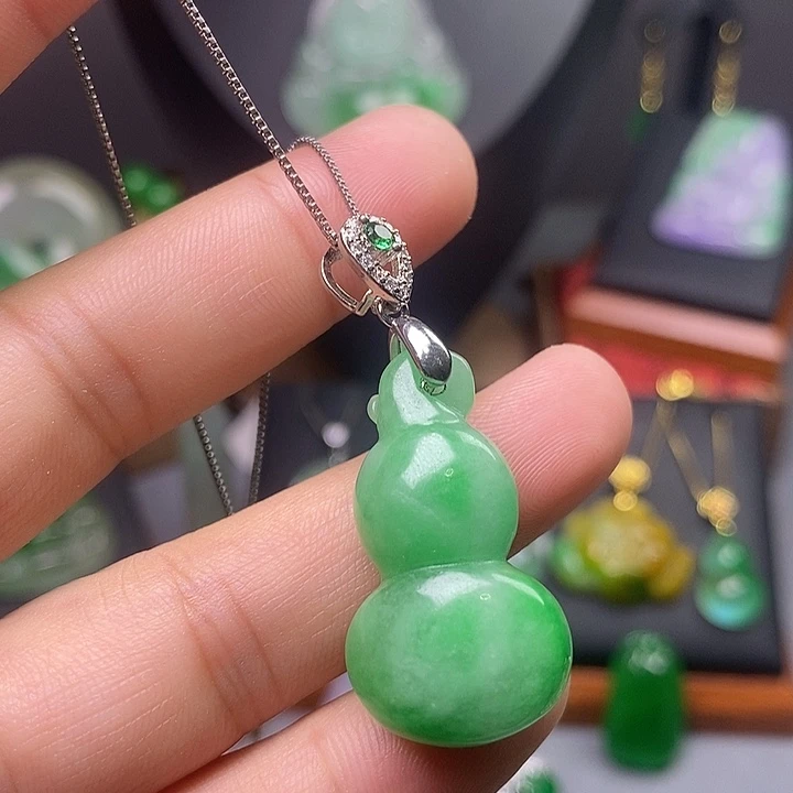 颈饰未镶嵌翡翠吊坠