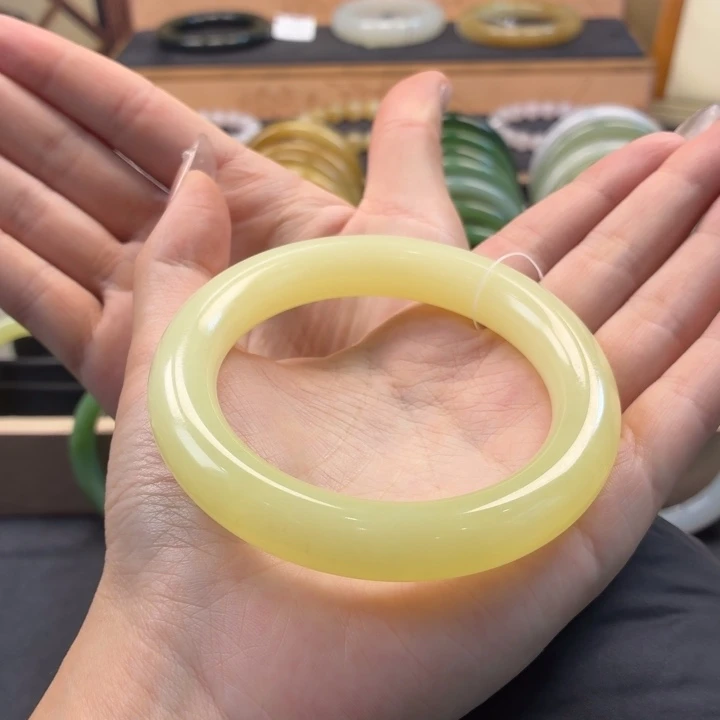 和田玉未镶嵌手镯-干净黄口团购！点菜报圈