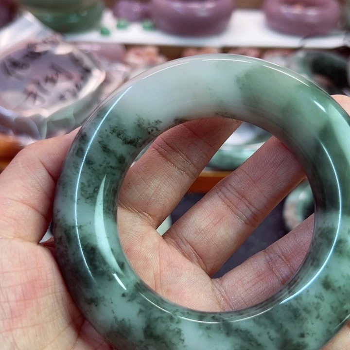 未***玛石英岩玉未镶嵌手镯
