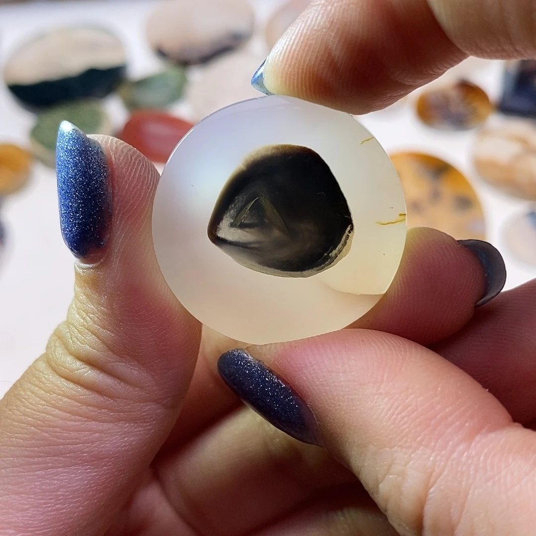 未镶嵌玛瑙/玉髓珠宝奇石