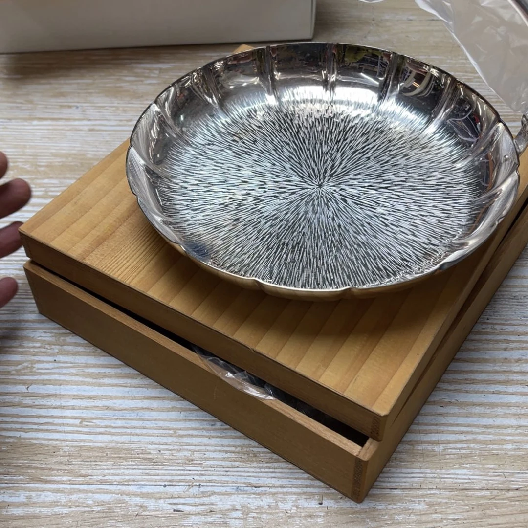 瓷片香**室密密麻麻地排列