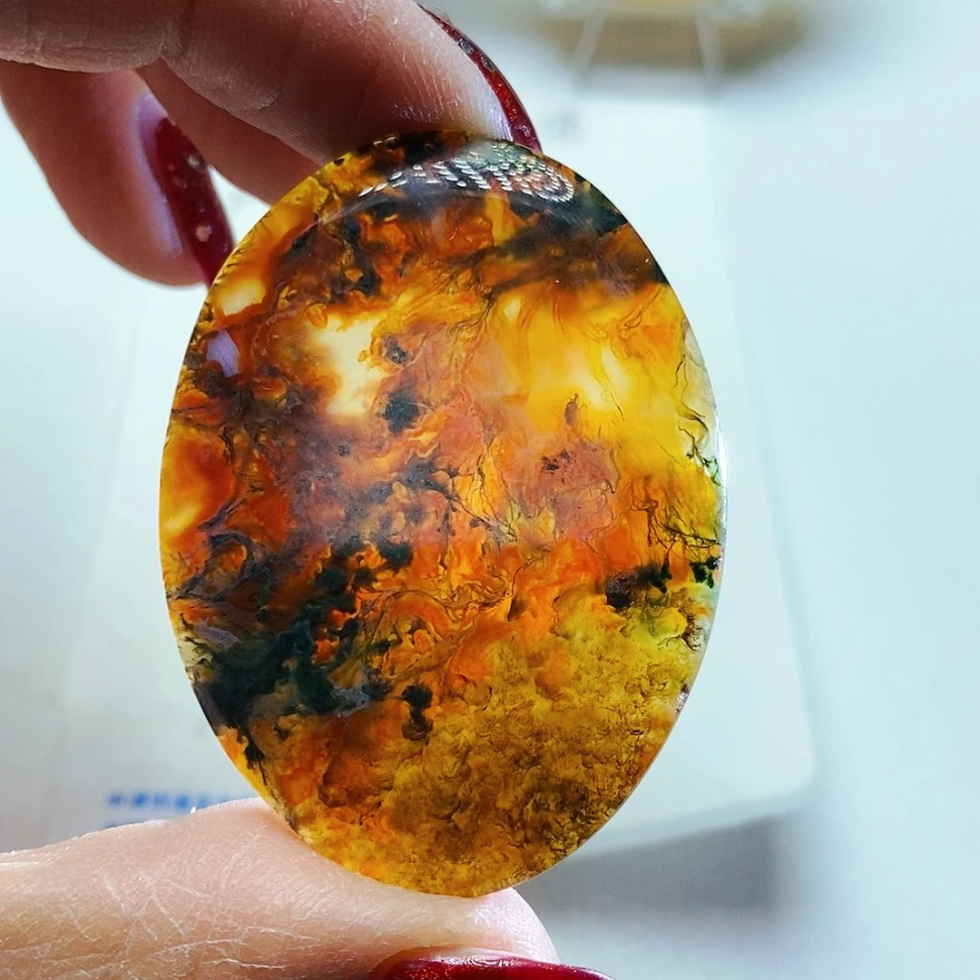 玛瑙/玉髓颈饰未镶嵌彝****霖