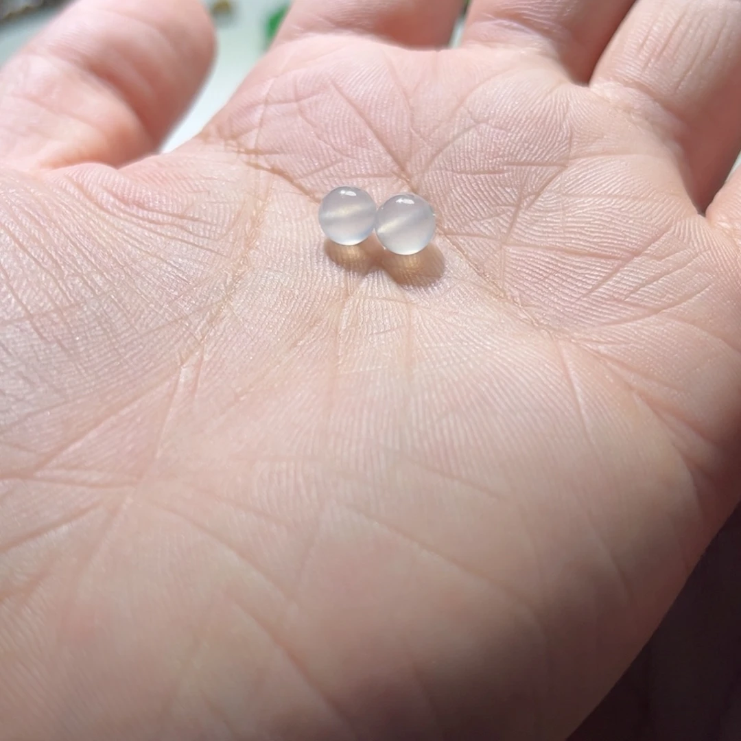 散珠翡翠裸石一对