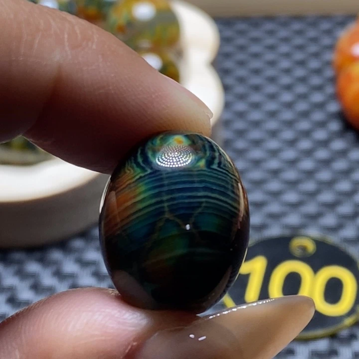 小***孩玛瑙/玉髓未镶嵌颈饰