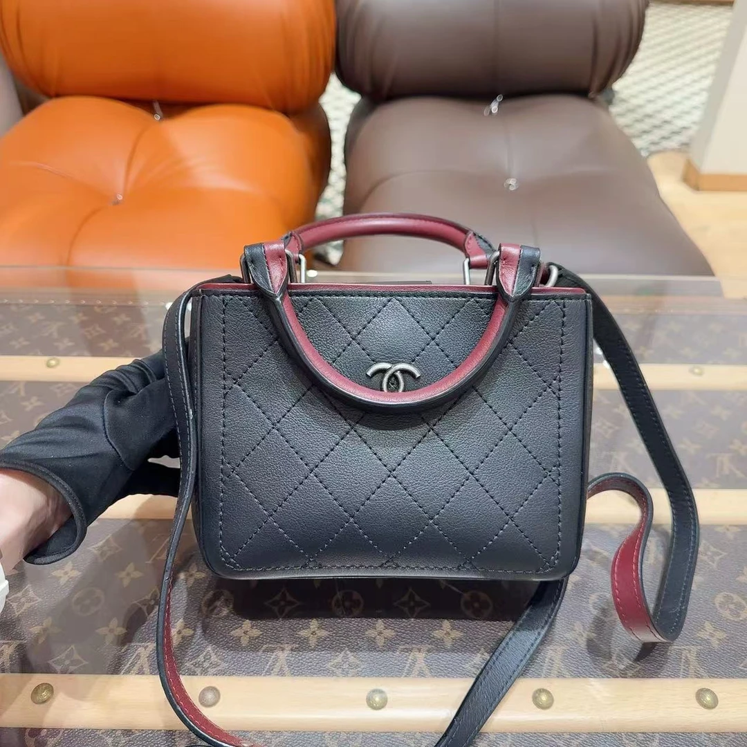 95新 Chanel/香奈儿 黑色迷你菱形纹托特tote 24开