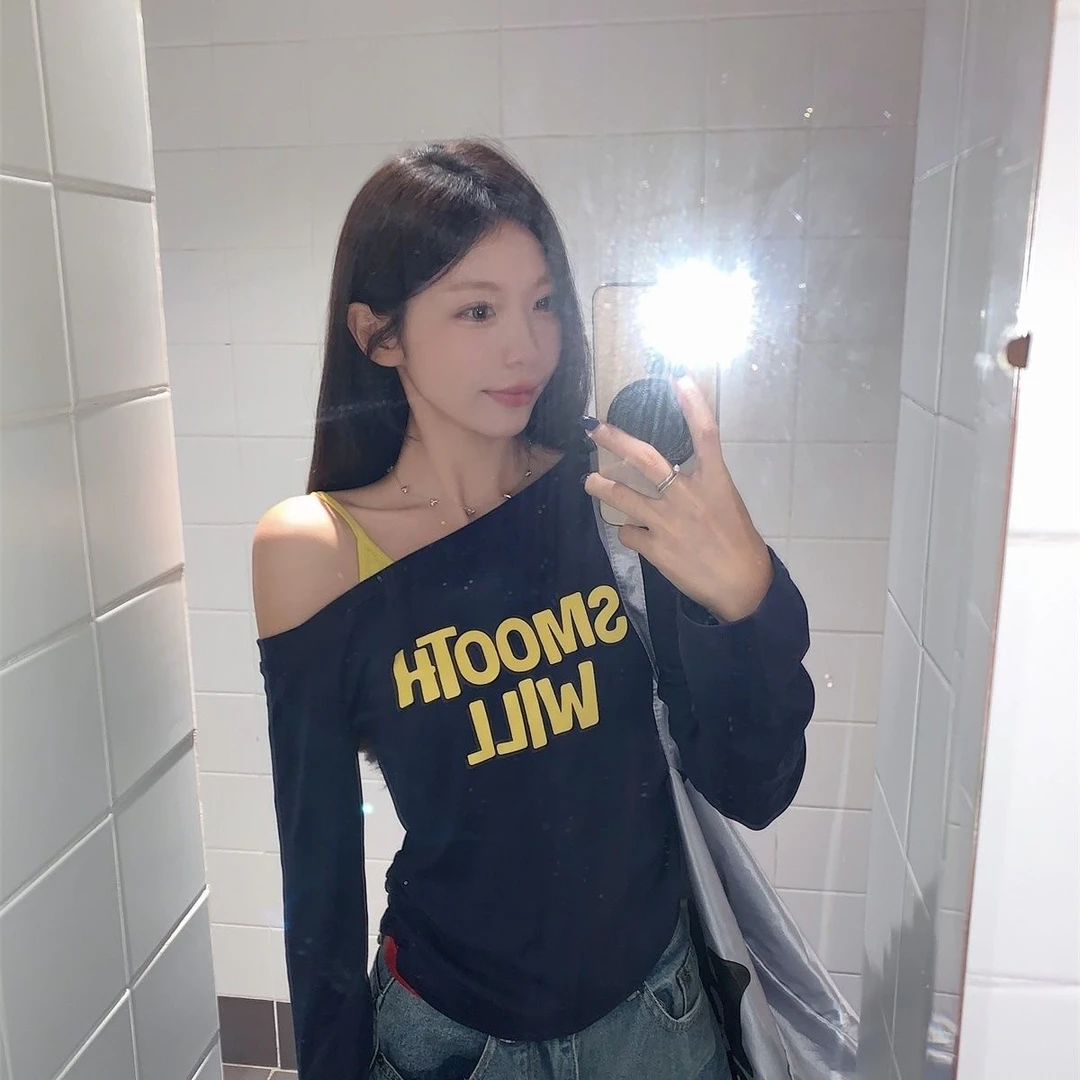 吊带假两件斜肩短袖t恤女2025新款修身显瘦百搭纯欲休闲印花上衣