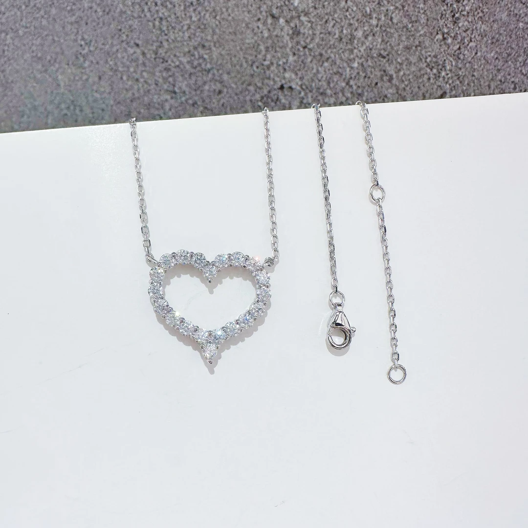 莫桑石真金爱心项链 轻奢气质小众高级感 精致新款心形时尚锁骨链