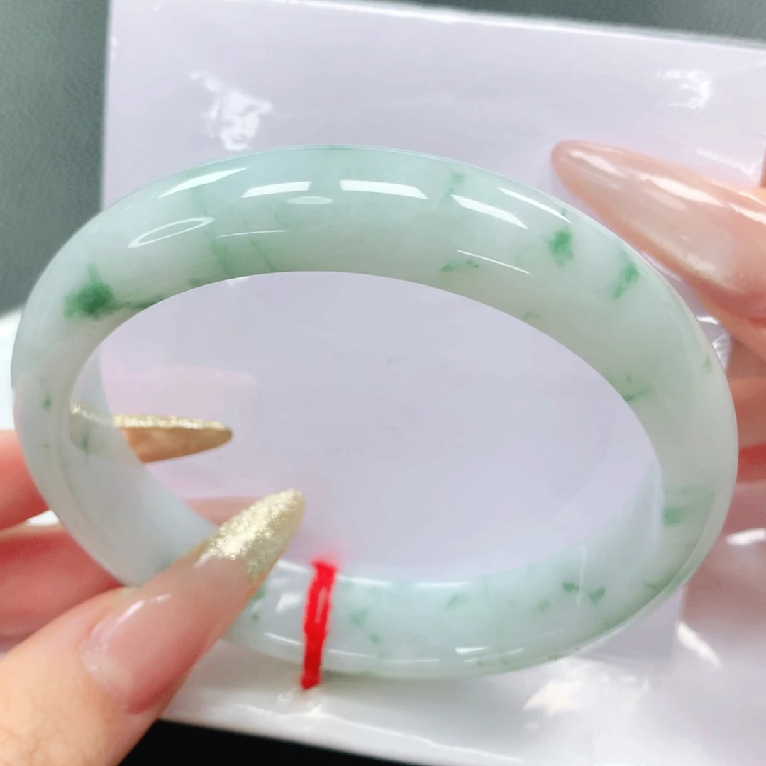 翡翠手镯未镶嵌62圈