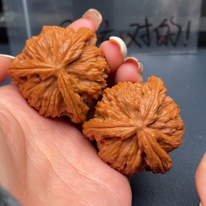 美***良文玩核桃吊坠白狮子