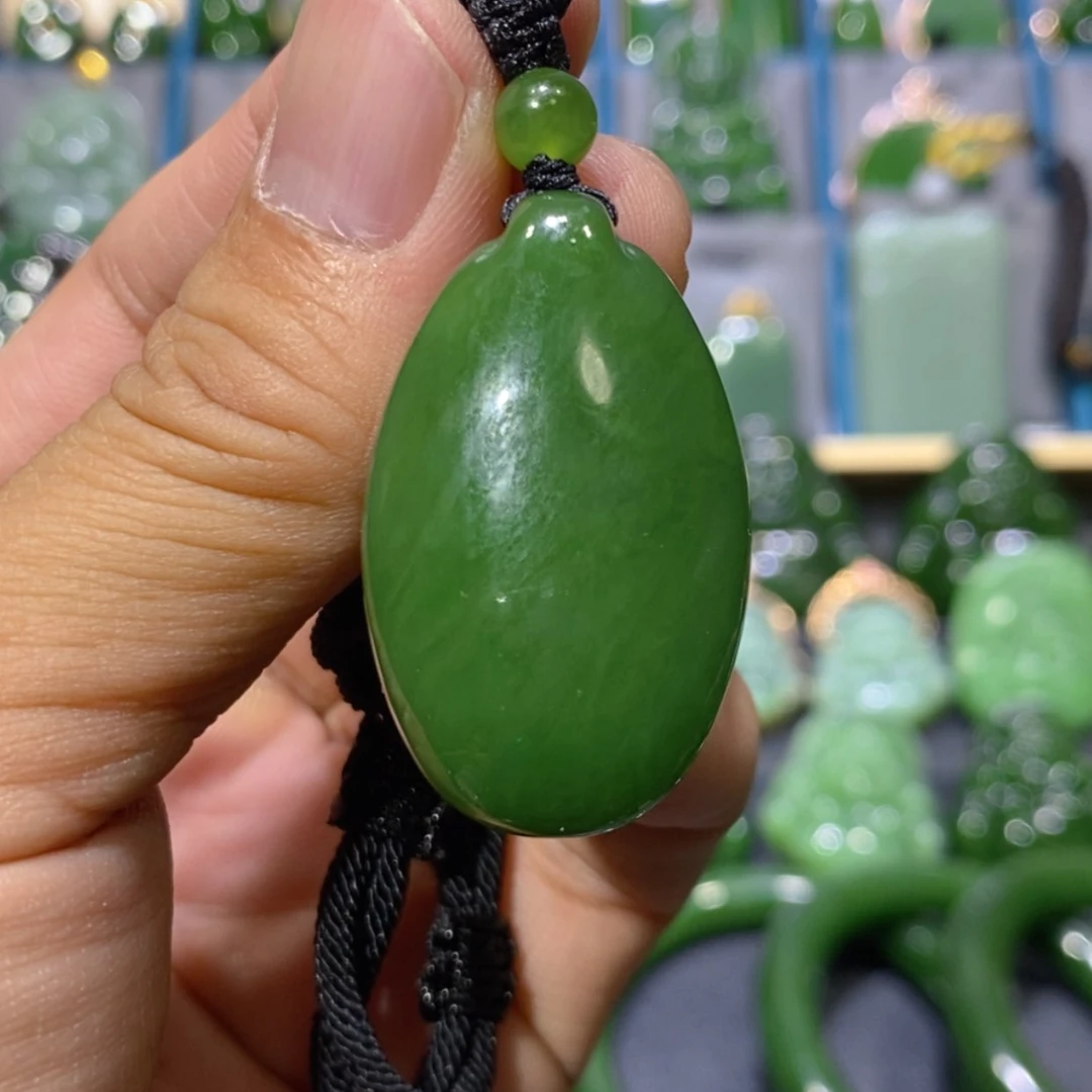 【闪购商品】和田玉吊坠(不含链)未镶嵌辣阳绿无事牌