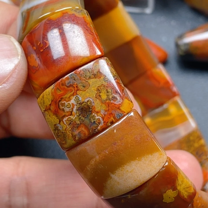 玛瑙/玉髓颈饰未镶嵌信*