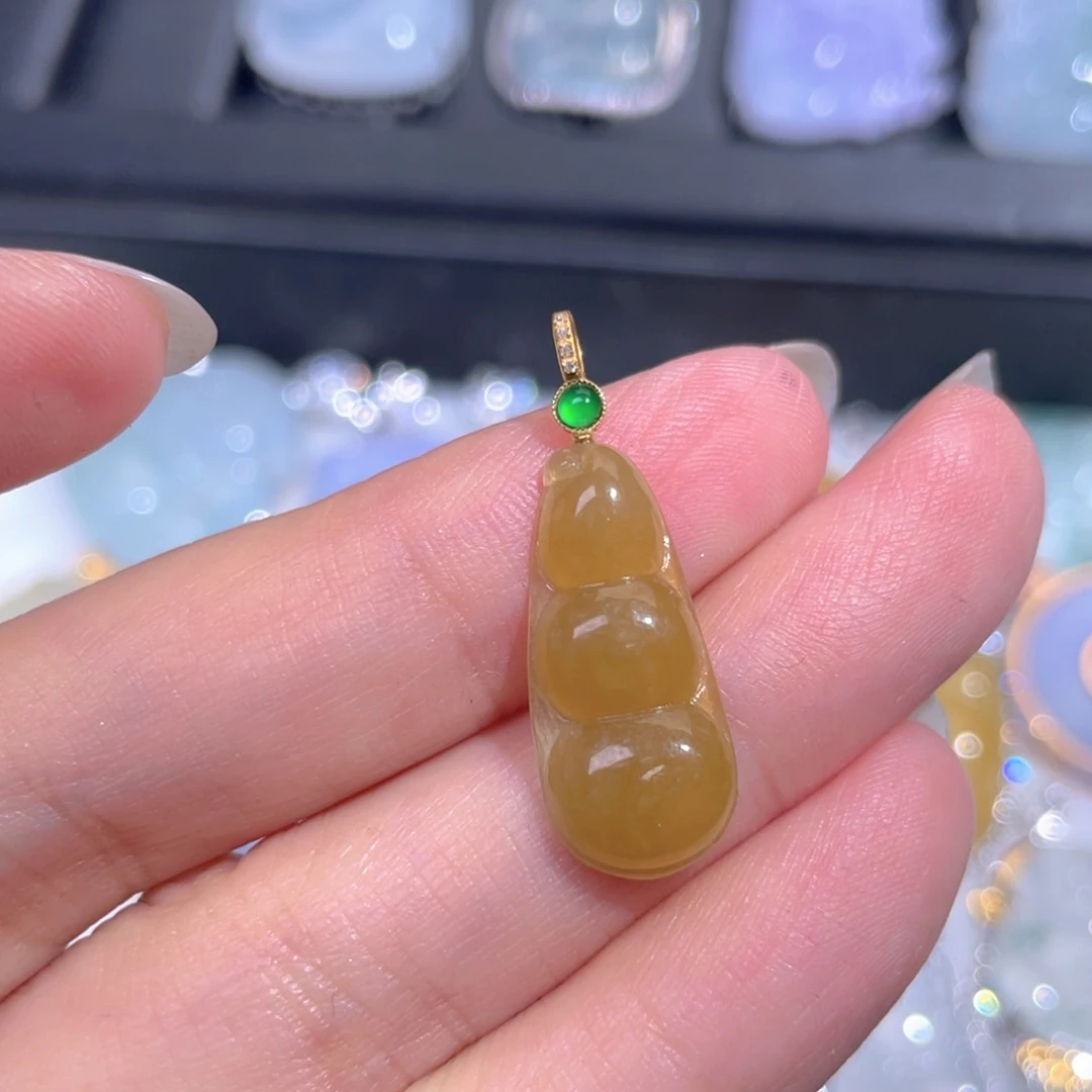 颈饰18K金镶嵌翡翠翡翠