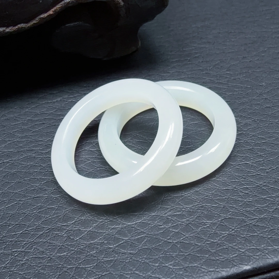 【伟伟鉴定】 和田玉 俄料白玉 戒圈 18号约 5×3 多样性发货发一件