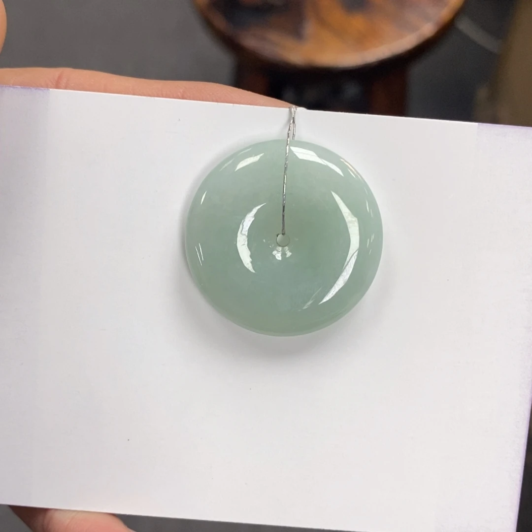 翡翠颈饰未镶嵌平安扣