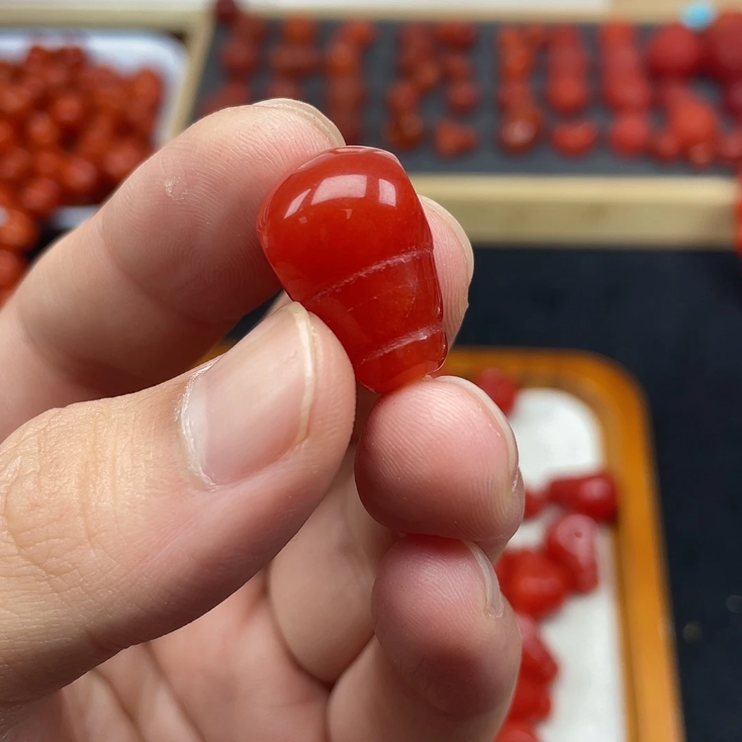 南红玛瑙3号保山锦红亮光卡14*21三通未镶嵌