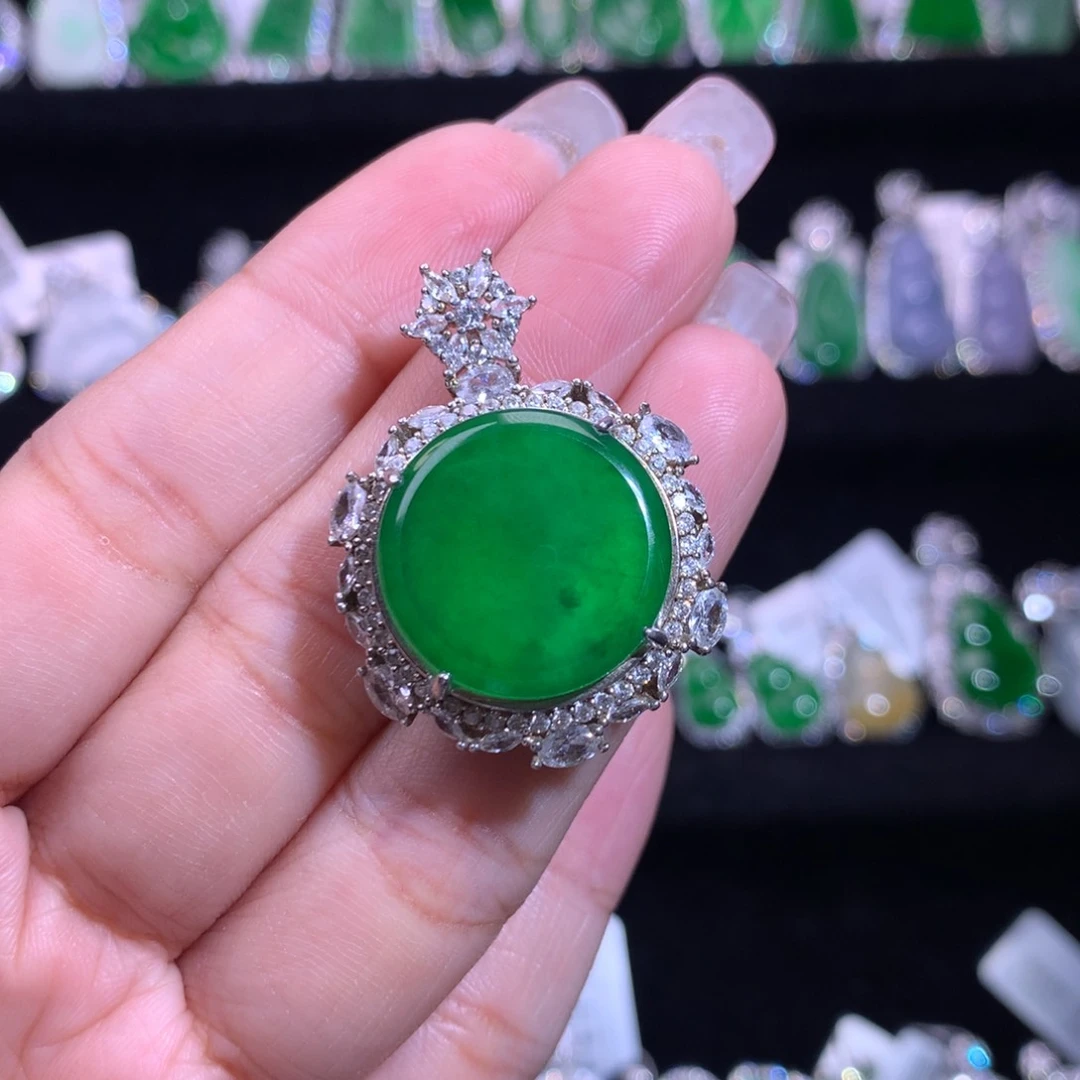 【闪购商品】颈饰银S925镶嵌翡翠