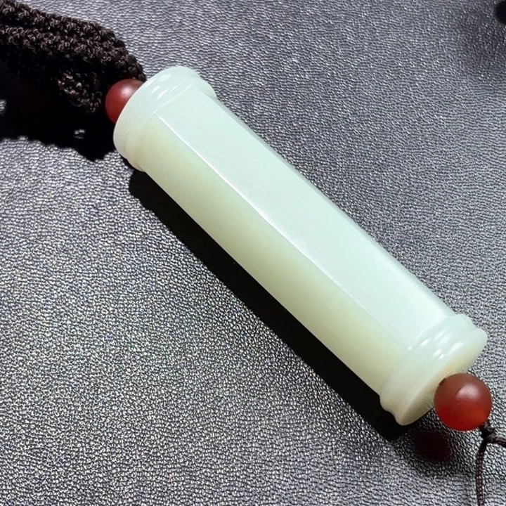 用***4和田玉未镶嵌挂件