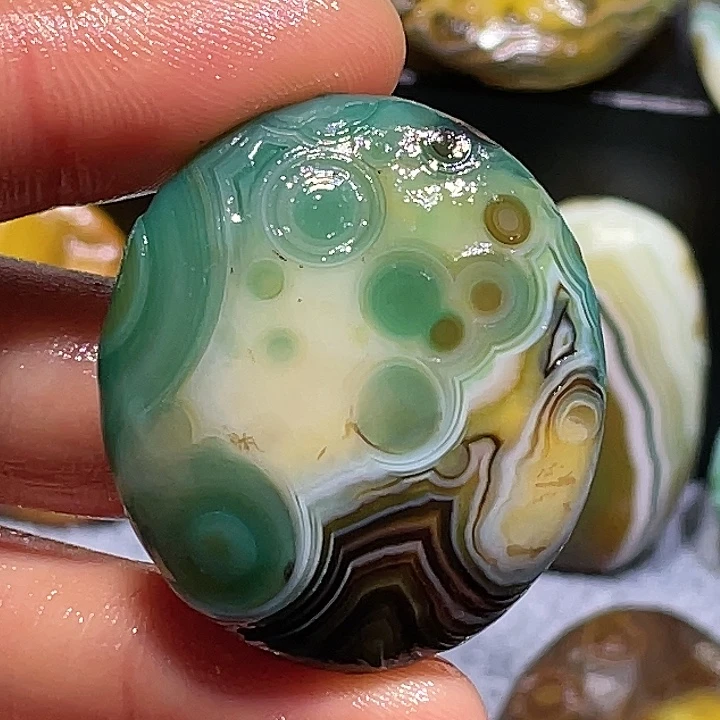 玛瑙/玉髓未镶嵌珠宝奇石