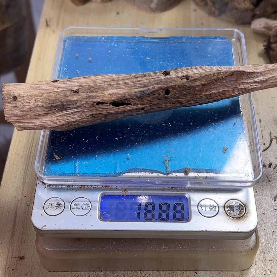 香料绿奇楠虫漏18克金沙叶