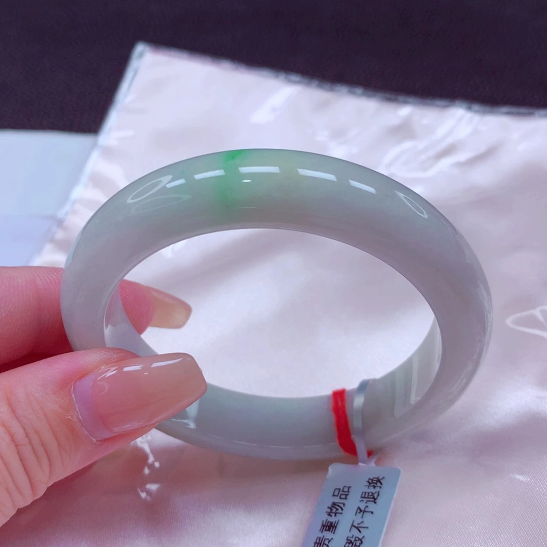 翡翠手镯未镶嵌手镯