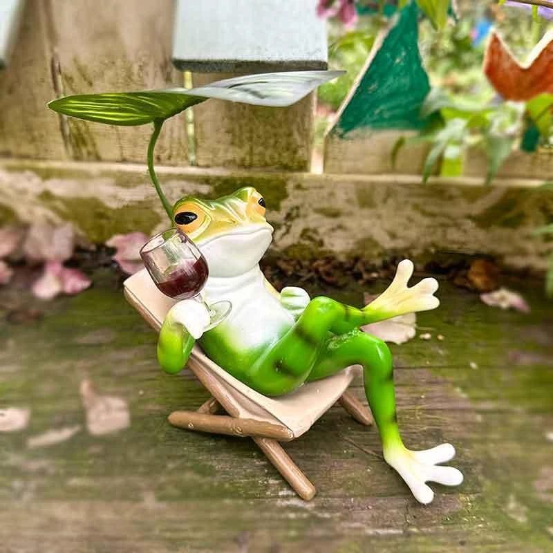 W休闲沙滩躺椅青蛙女郎摆件松弛感阳台电视柜造景布置装饰动物工