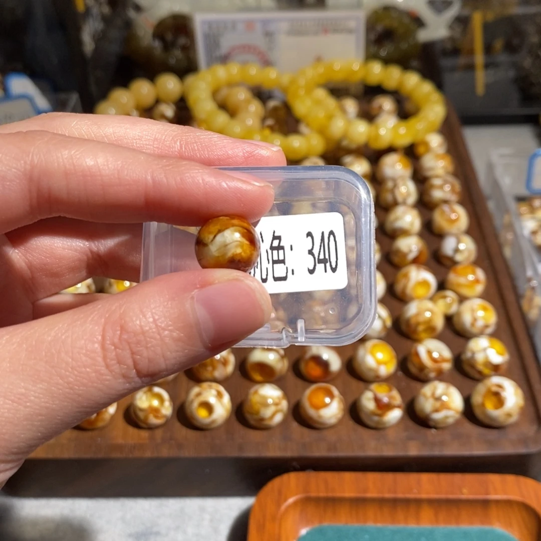 吊坠猴头核桃沁色蜜蜡圆珠老型340