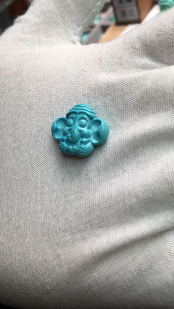 天然原矿绿松石大耳朵象