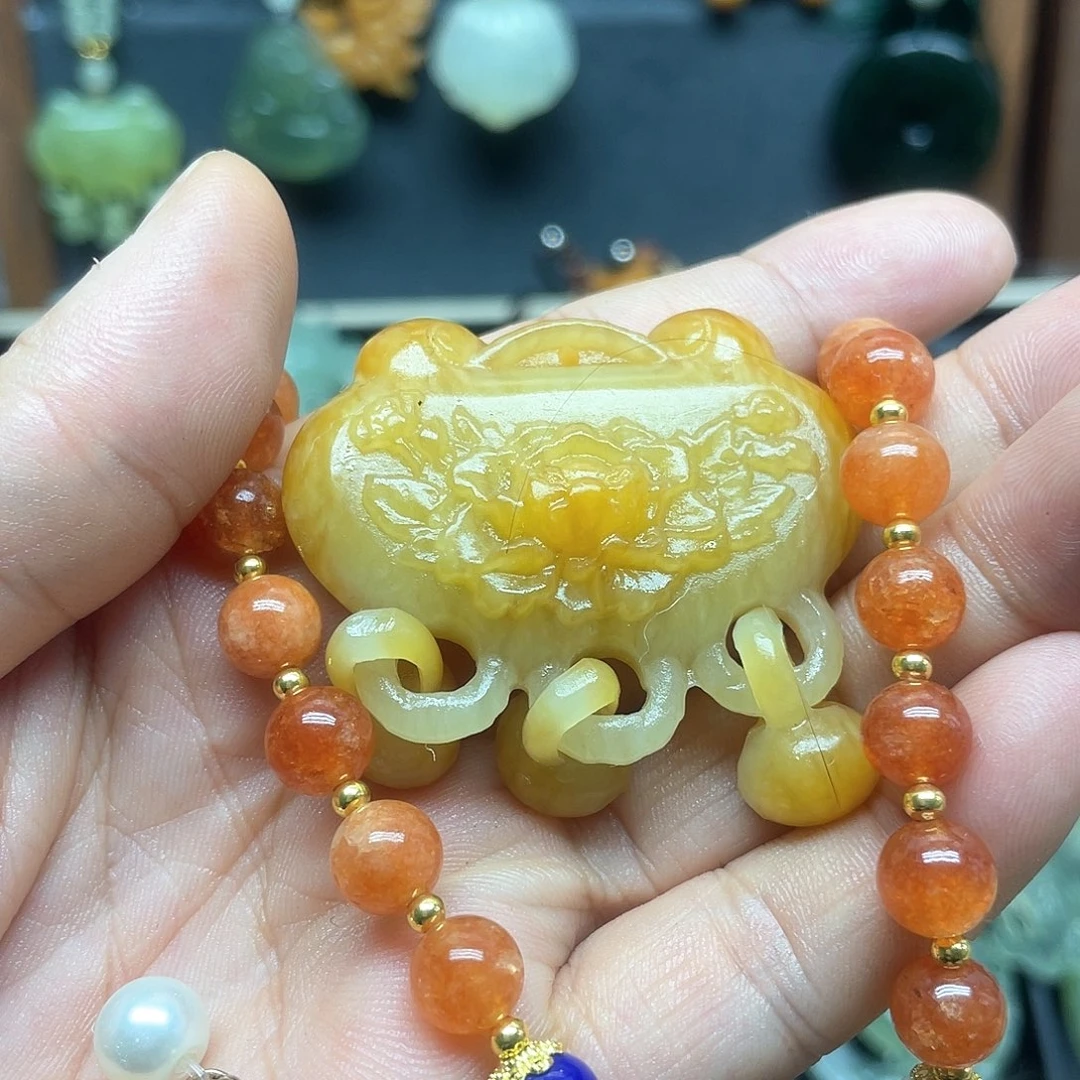 未镶嵌蛇纹石玉颈饰
