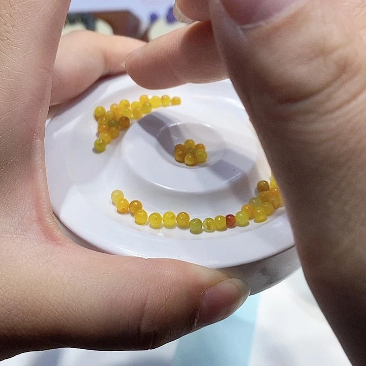 翡翠散珠高冰鸡油黄